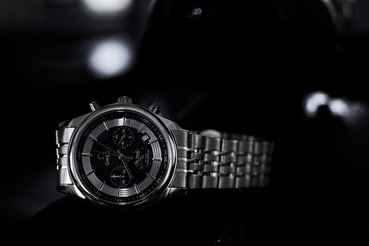 Lüks Saat Dünyasında Yaz Esintisi: Cartier, Rolex ve Omega Modelleri Göz Kamaştırıyor